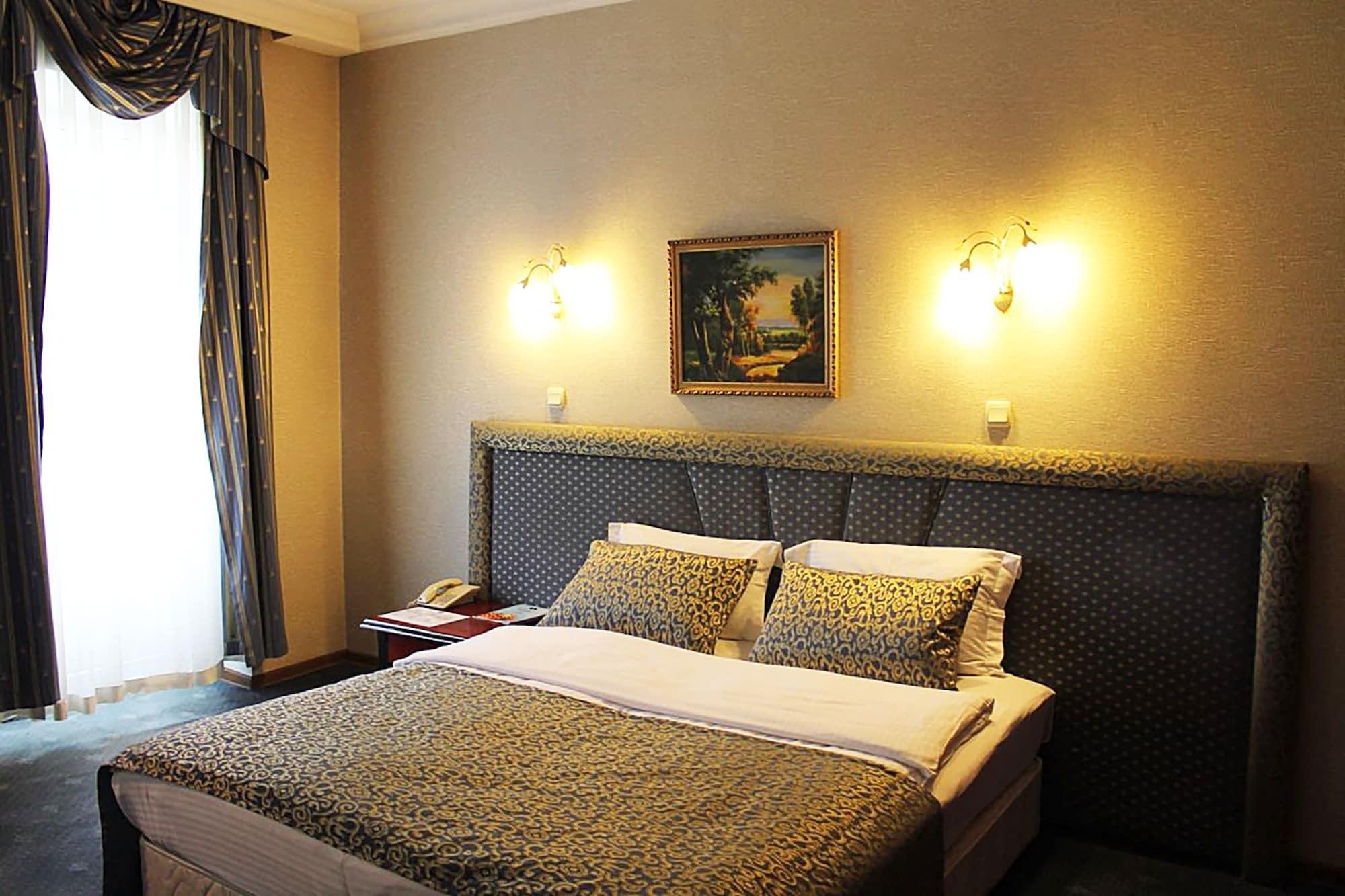 Ambassador Hotel Almaty Bagian luar foto