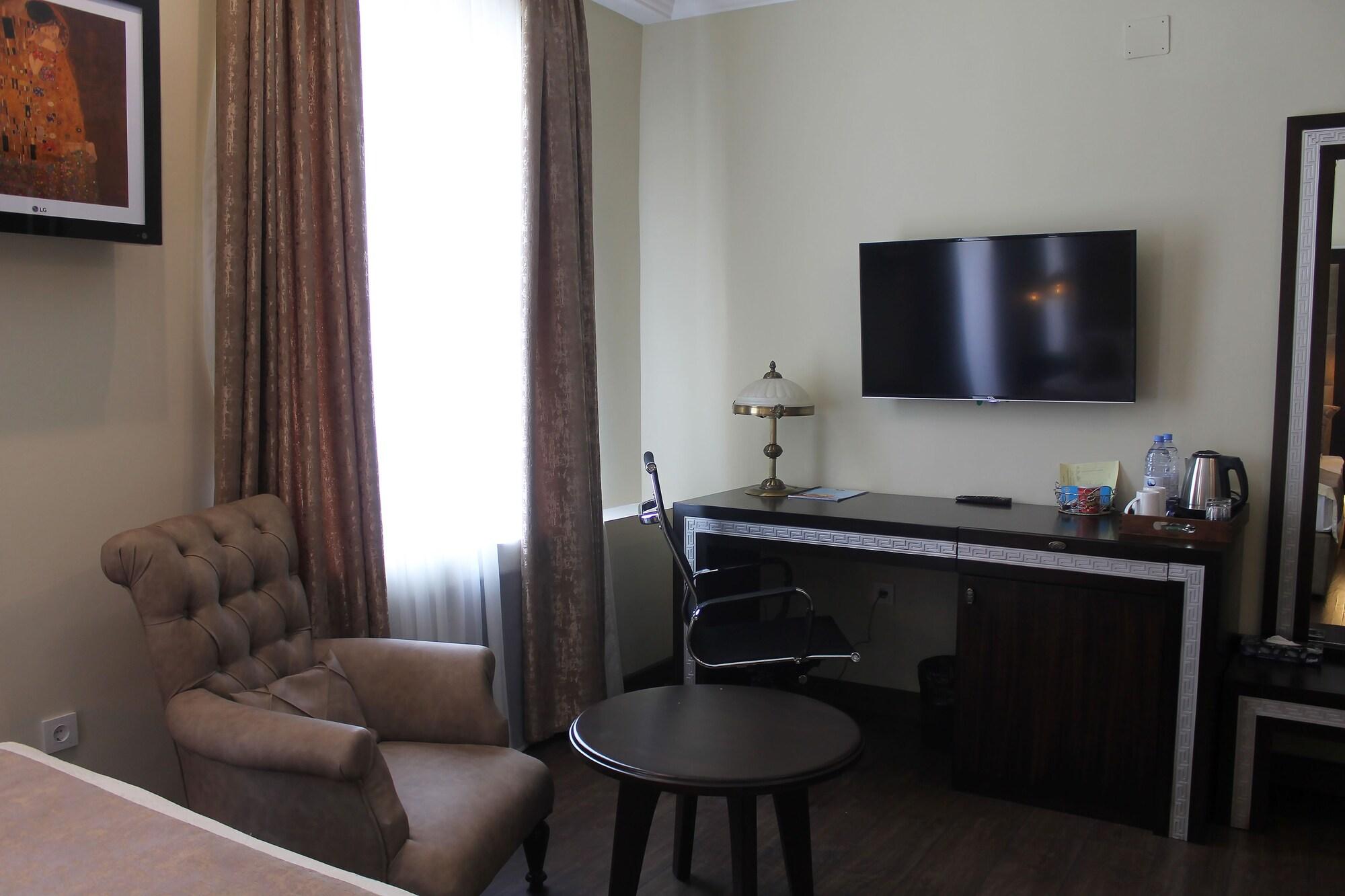 Ambassador Hotel Almaty Bagian luar foto