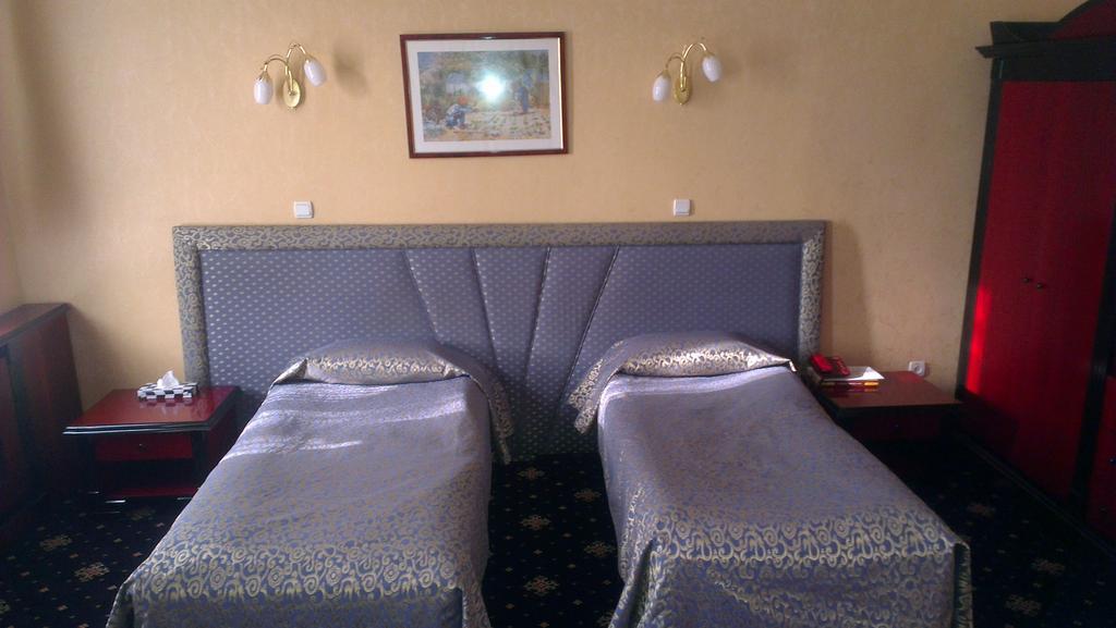 Ambassador Hotel Almaty Bagian luar foto