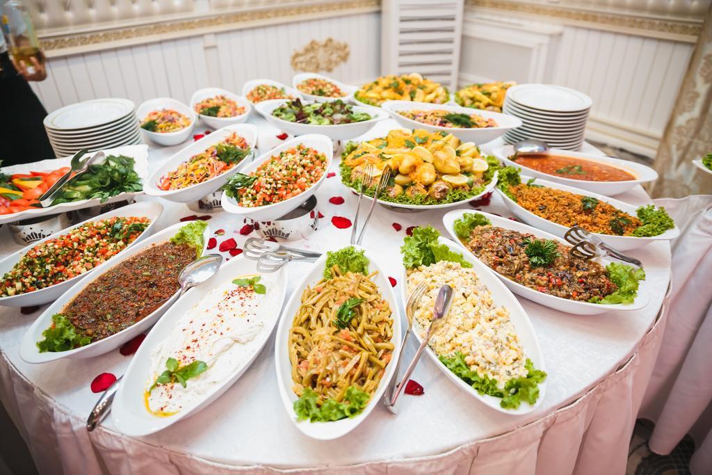 Ambassador Hotel Almaty Bagian luar foto