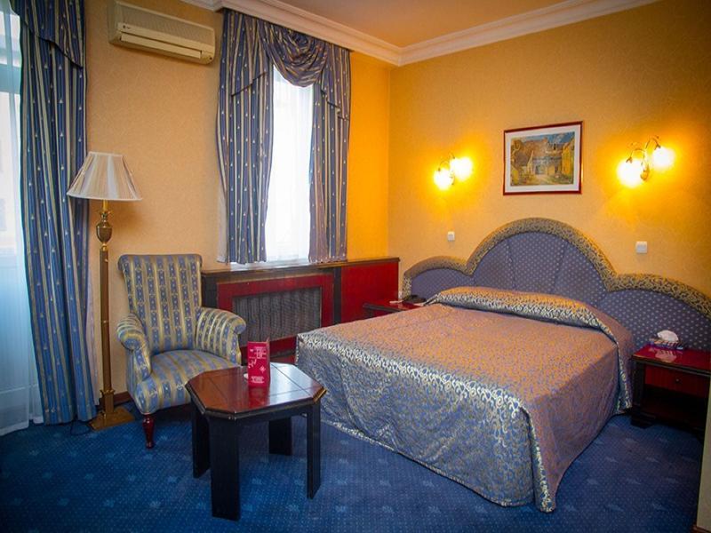 Ambassador Hotel Almaty Bagian luar foto