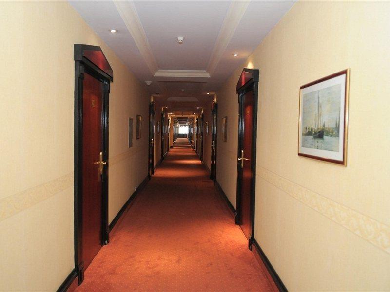 Ambassador Hotel Almaty Bagian luar foto
