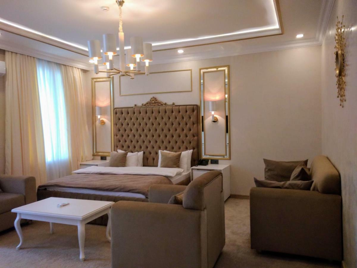 Ambassador Hotel Almaty Bagian luar foto